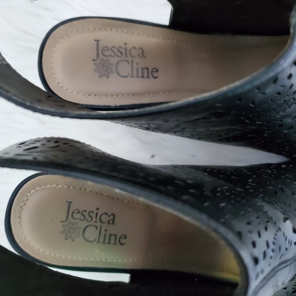 Jessica Cline Black Open Toe Laser Cut Chunky Heel SZ 7.5M - Picture 9 of 10